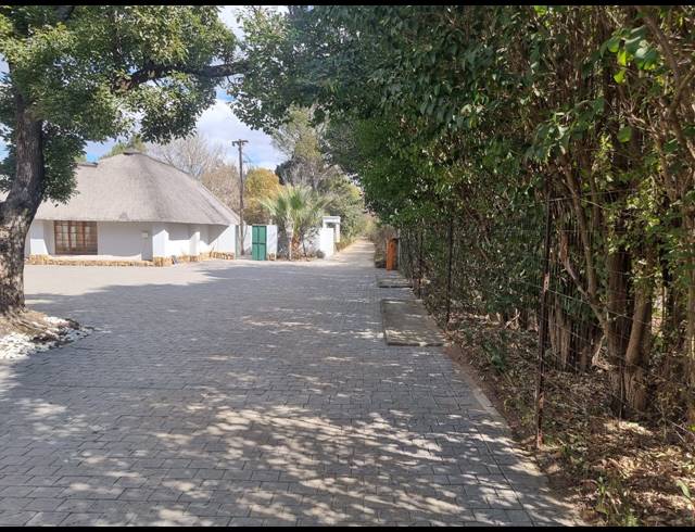 M² BUILDING FOR SALE IN LOCHVAAL